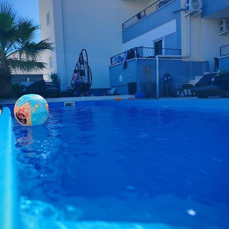 Apartmani Anastasia With Pool, 诺瓦利娅 外观 照片