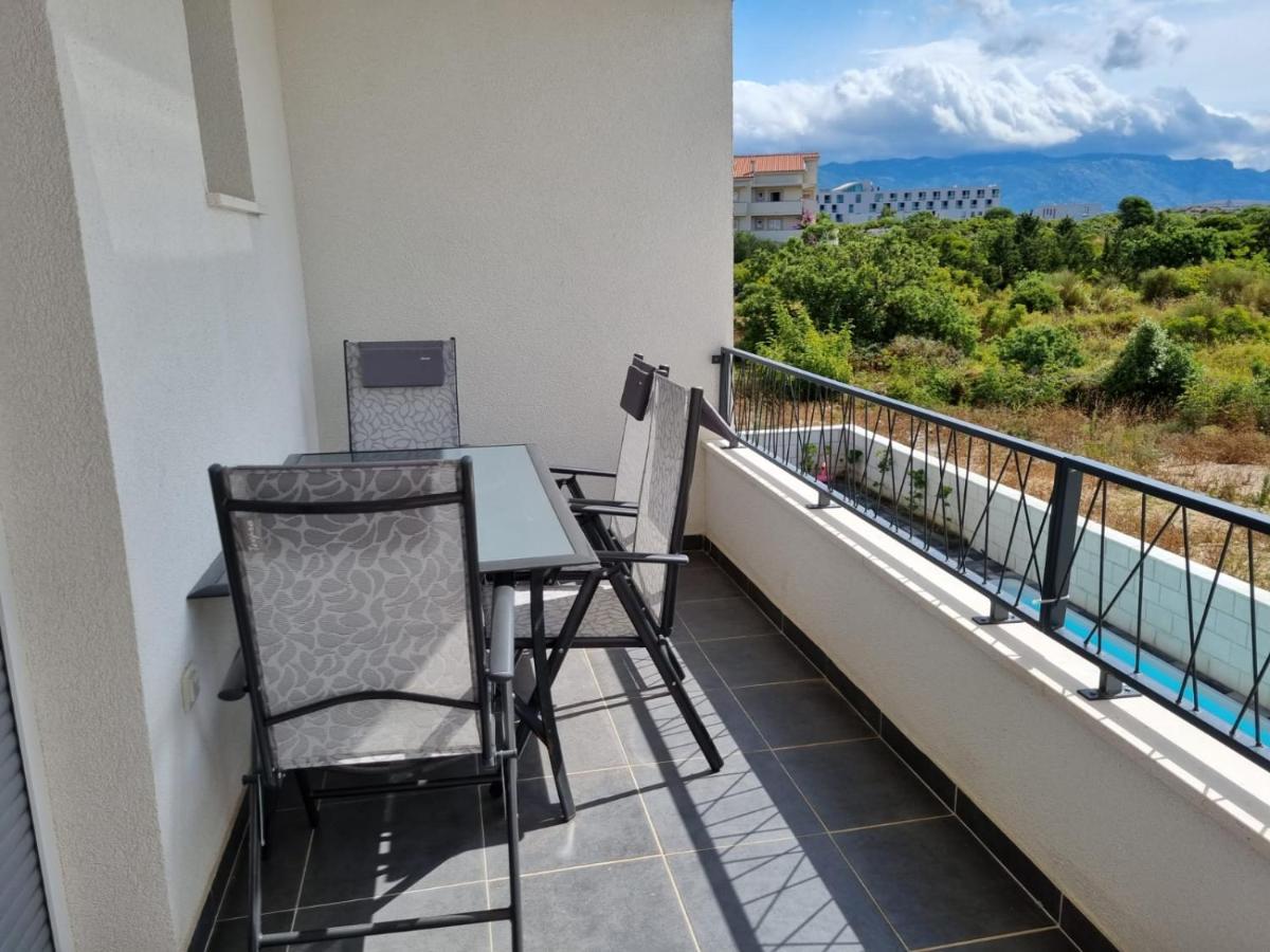 Apartmani Anastasia With Pool, 诺瓦利娅 外观 照片