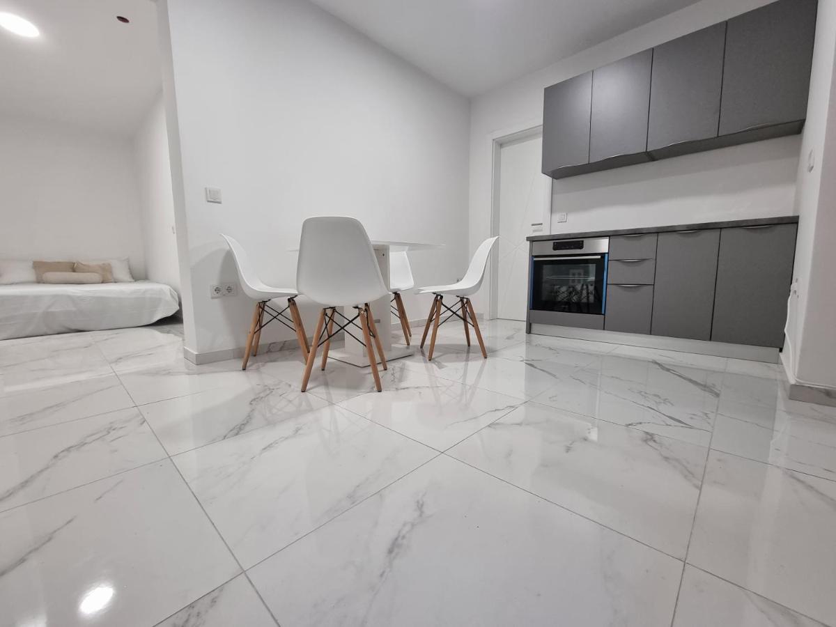 Apartmani Anastasia With Pool, 诺瓦利娅 外观 照片