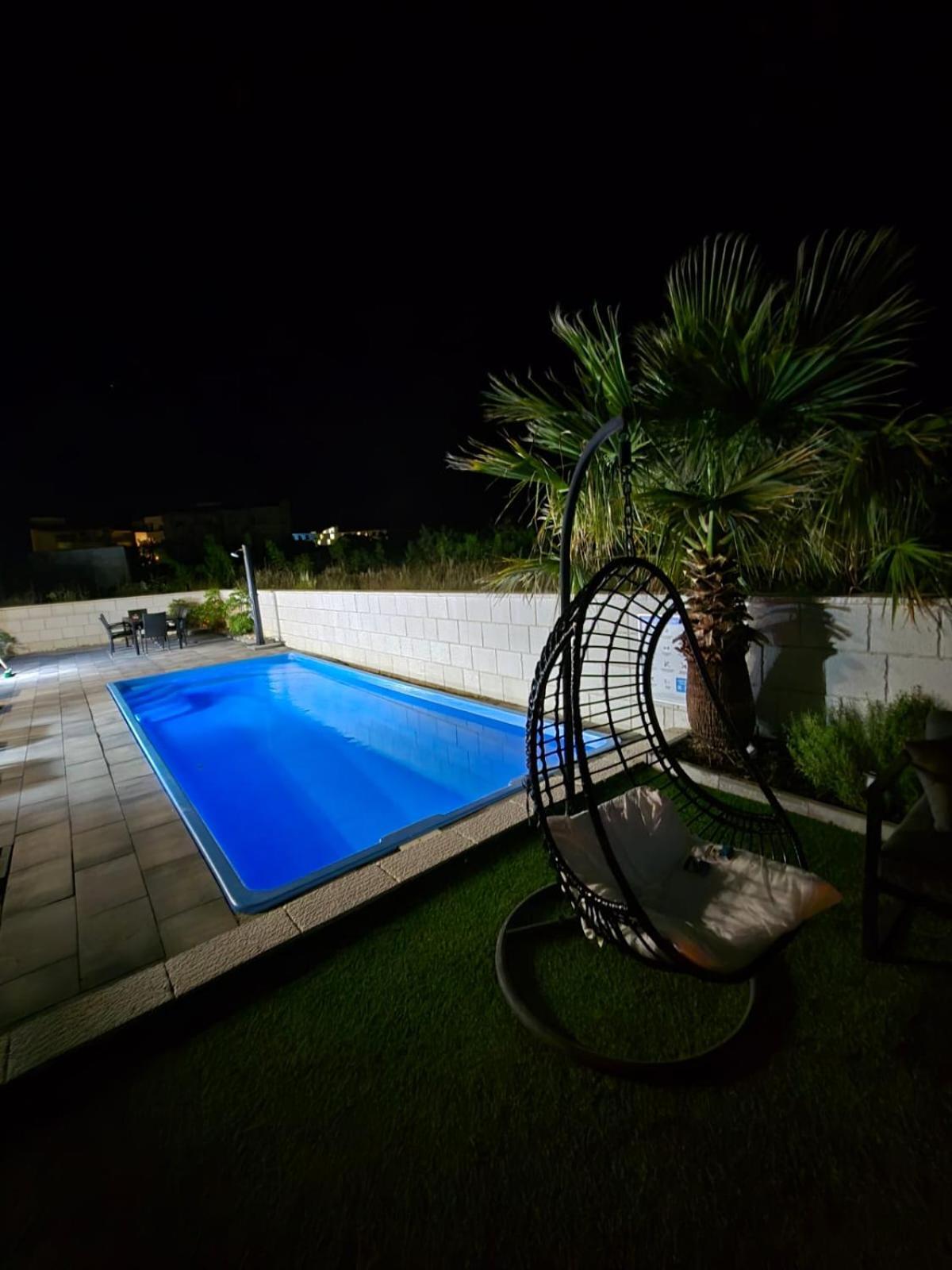 Apartmani Anastasia With Pool, 诺瓦利娅 外观 照片