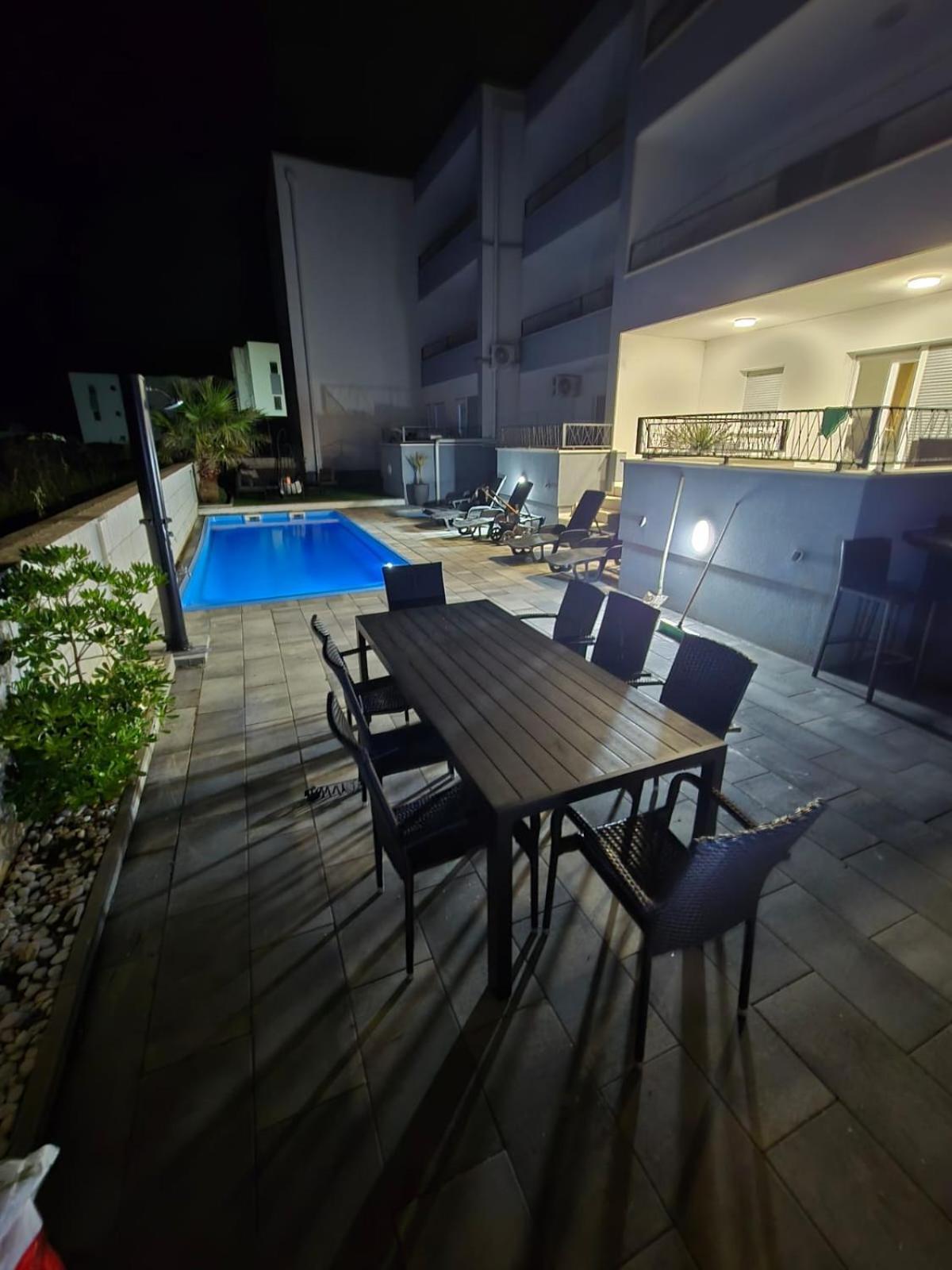 Apartmani Anastasia With Pool, 诺瓦利娅 外观 照片