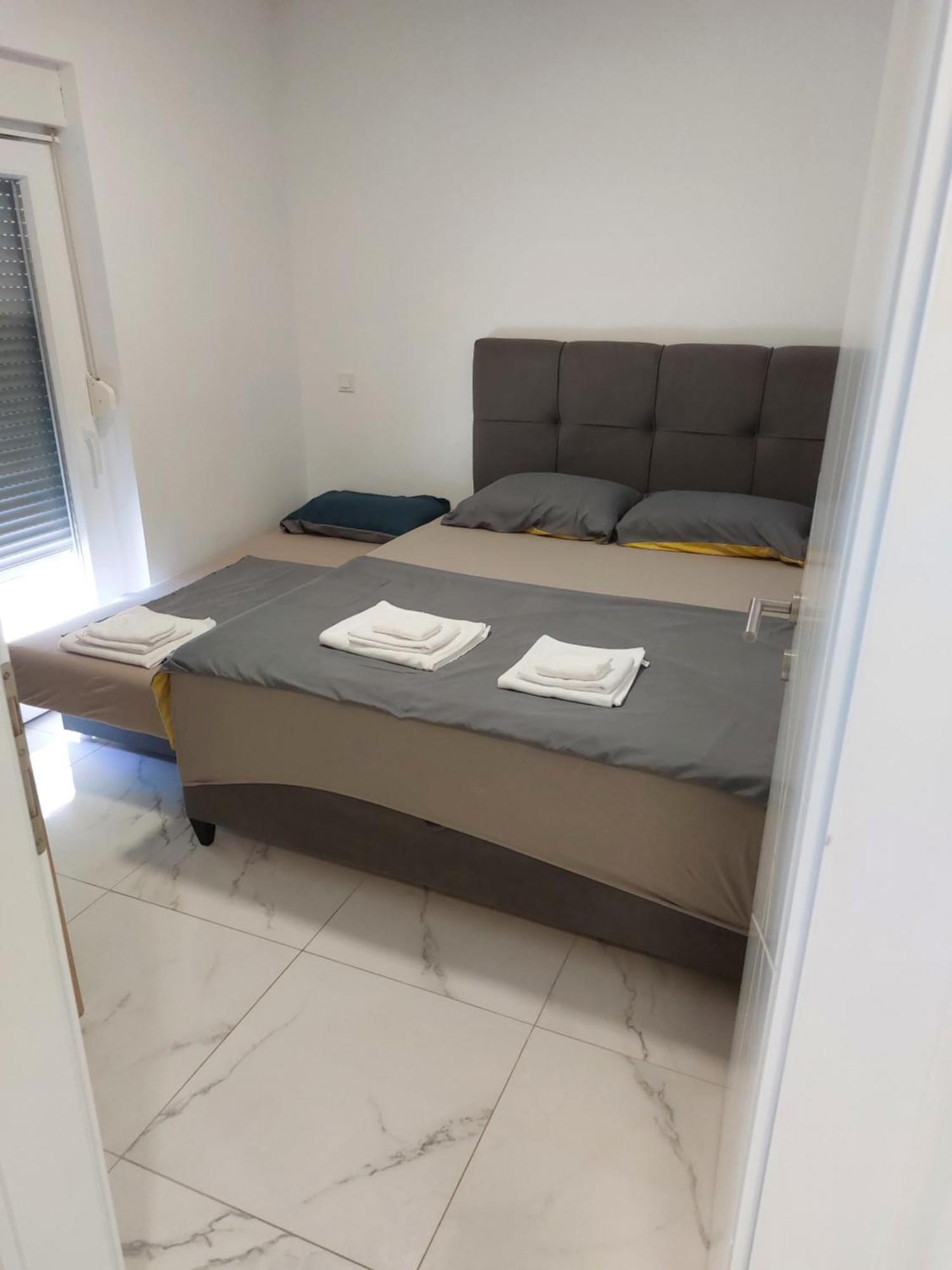 Apartmani Anastasia With Pool, 诺瓦利娅 外观 照片